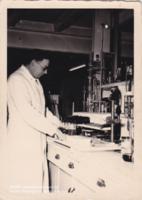 Joris van Gheluwe in het laboratorium